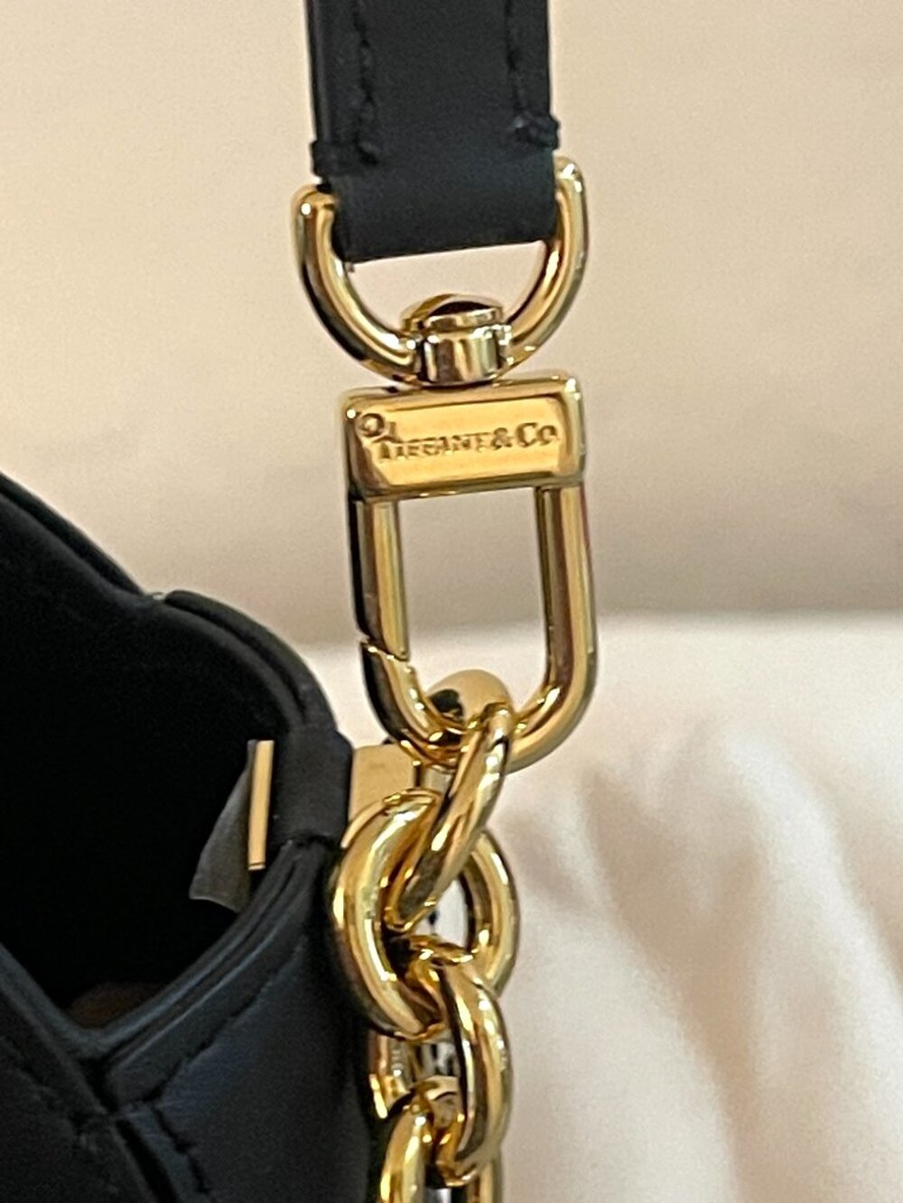 New Tiffany & Co. Tote Crossbody RTT Heart Handbag Black Leather Gold Charms - Picture 11 of 13
